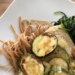 Geroerbakte spinazie met courgette
