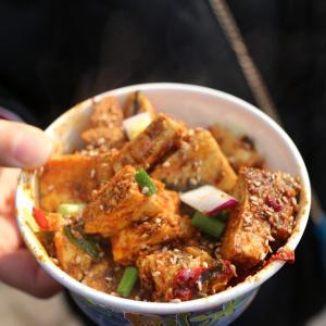 Geroerbakte tofu met paksoi en rijst