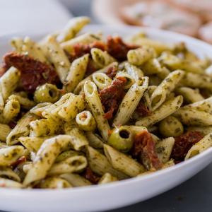 Penne met kip en zongedroogde tomaten